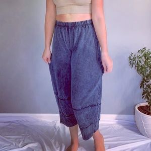 Chalet comfy, wide leg, cropped pant